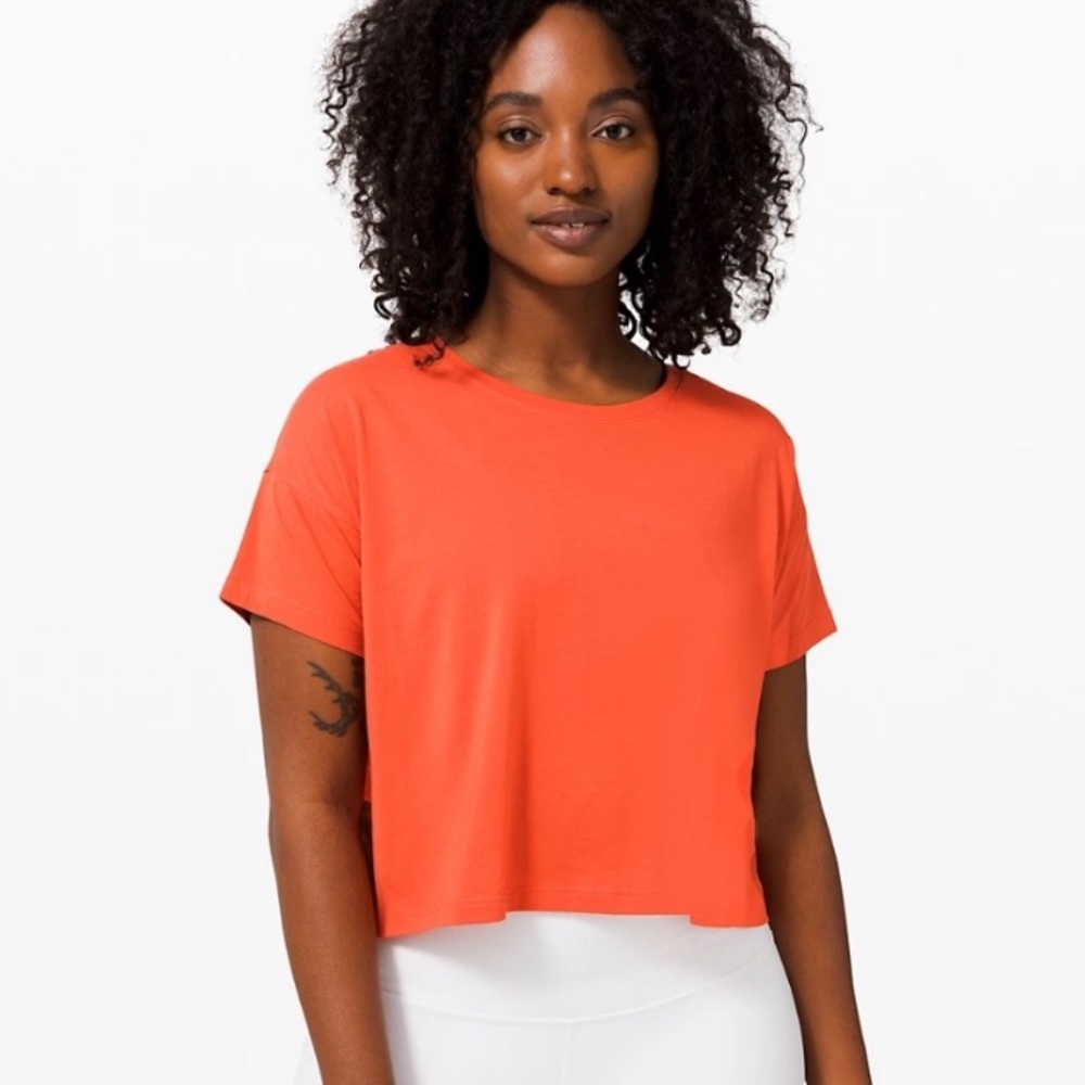 Lululemon Relaxed Fit Tee SZ 6 - 8